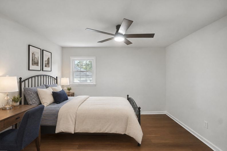 Photo 13 of 21 of 1410 Graymont Dr SW, Atlanta, GA