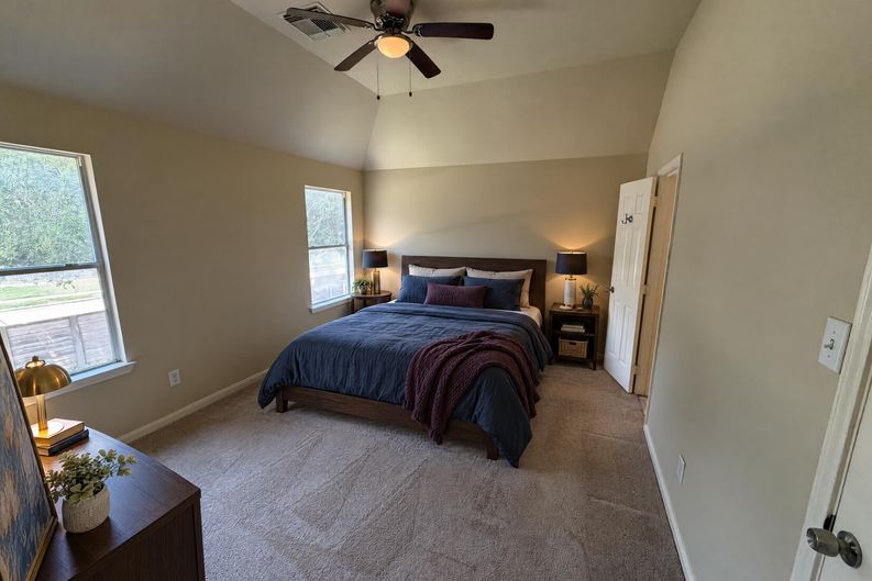 Photo 16 of 28 of 10250 Rolleston Ln, Houston, TX