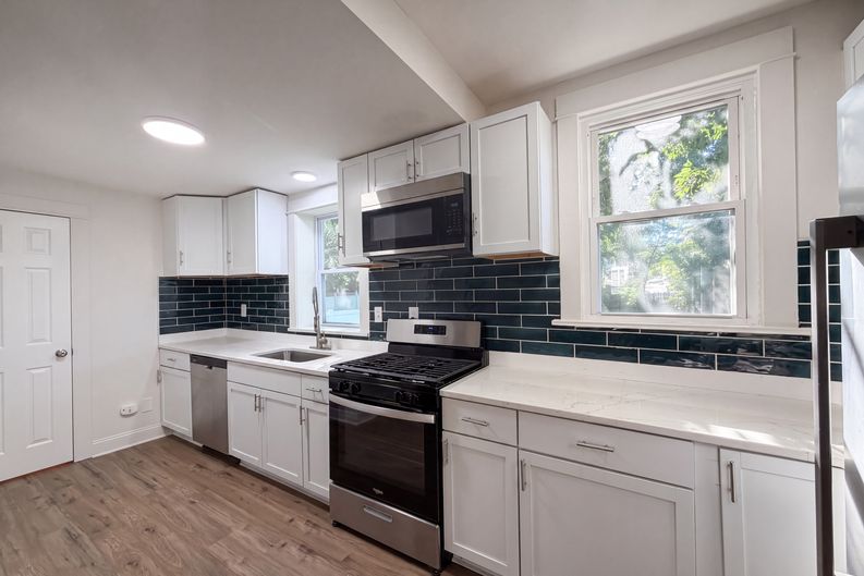 Photo 7 of 22 of 415 N 4th St, Saint Charles, MO