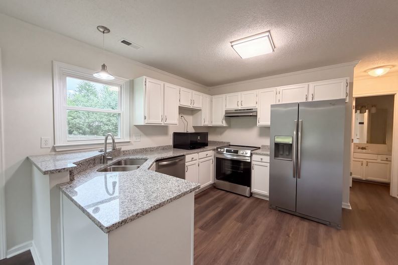 Photo 20 of 30 of 1001 Kingstree Ridge Dr, Winston Salem, NC