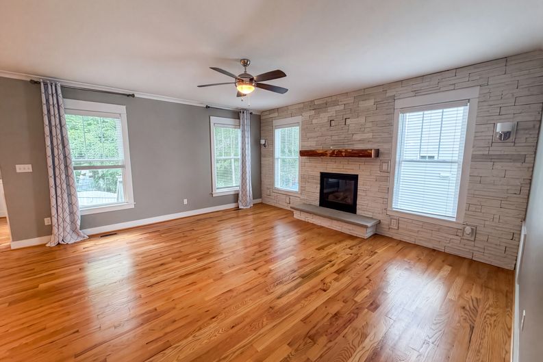 Photo 8 of 27 of 3224 Barkham Dr, Midlothian, VA