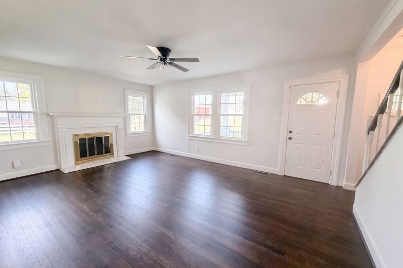 Photo 11 of 27 of 415 Hawkins Rd, Clarksville, TN