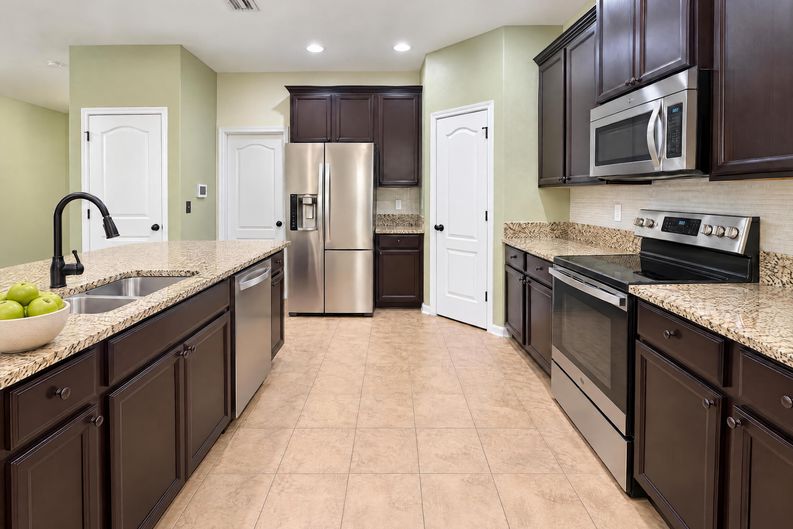 Photo 7 of 25 of 96533 Commodore Point Dr, Yulee, FL