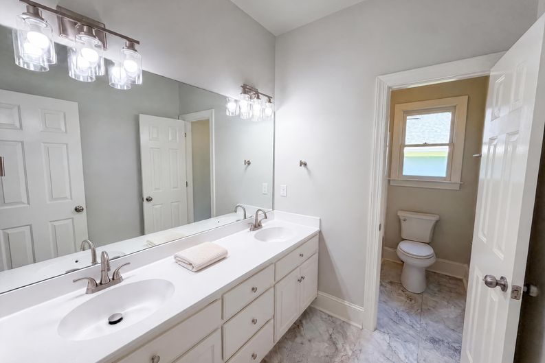 Photo 16 of 21 of 5309 Lancelot Dr, Charlotte, NC