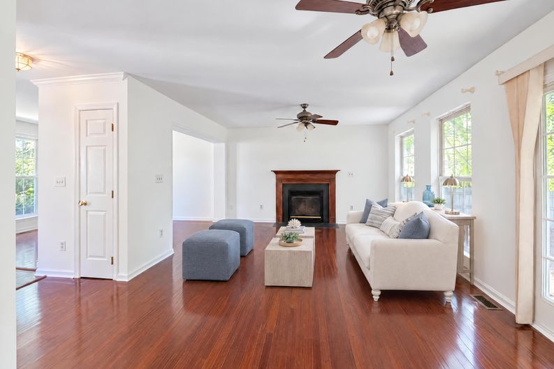 Photo 3 of 34 of 11620 Enchanted Woods Way, Fredericksburg, VA