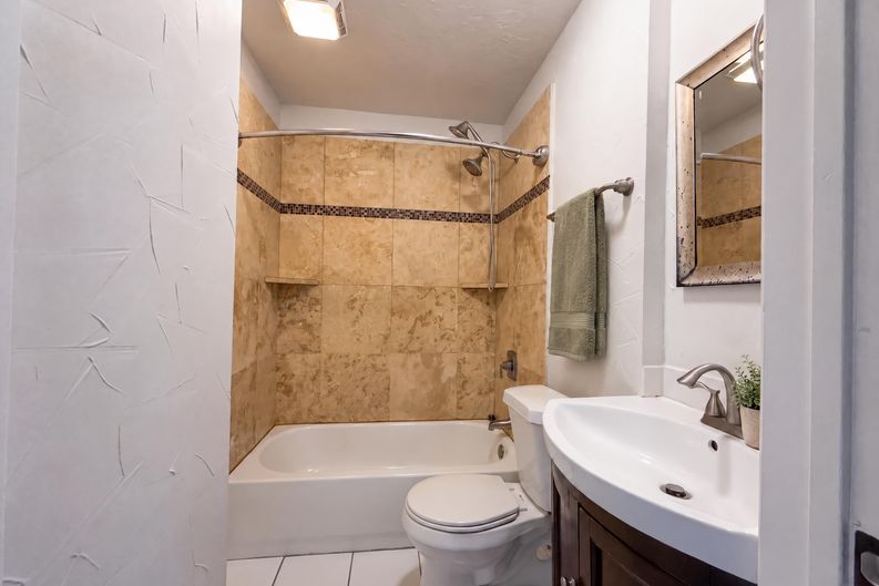 Photo 9 of 17 of 2832 Avenue I, Fort Worth, TX