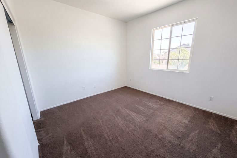 Photo 16 of 28 of 3147 W Lingard St, Lancaster, CA