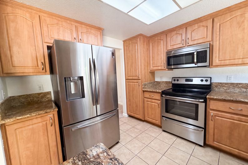 Photo 7 of 29 of 7431 Garden Gate Dr, Citrus Heights, CA
