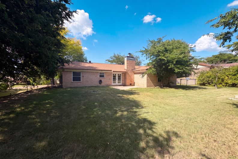 Photo 5 of 16 of 908 Laurie Ln, Copperas Cove, TX