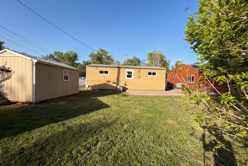 Photo 5 of 16 of 433 Sunnyside Ln, Longmont, CO