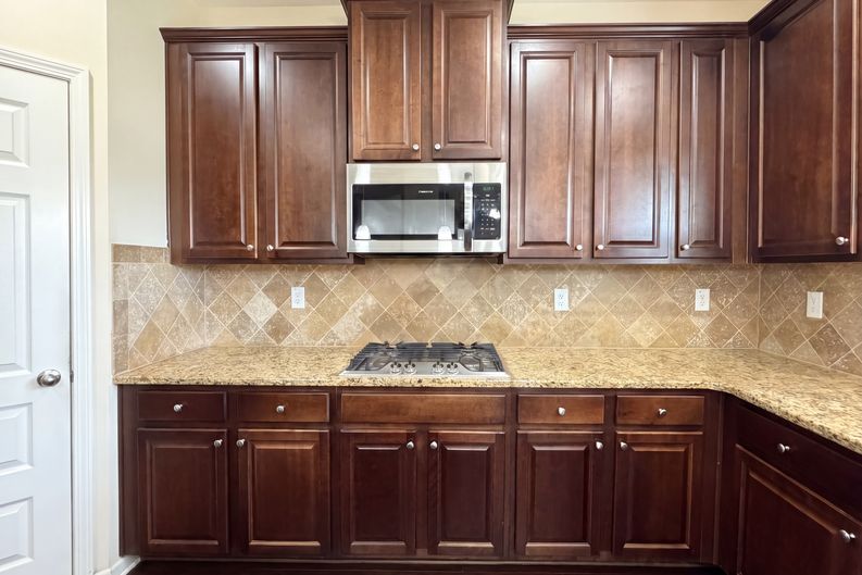 Photo 8 of 30 of 798 Kallispel Ct, Hampton, GA