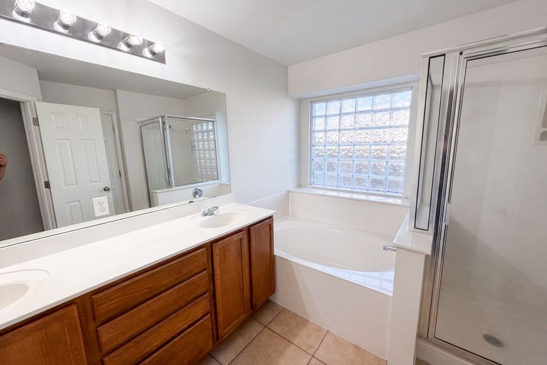 Photo 13 of 19 of 404 Timothy John Dr, Pflugerville, TX