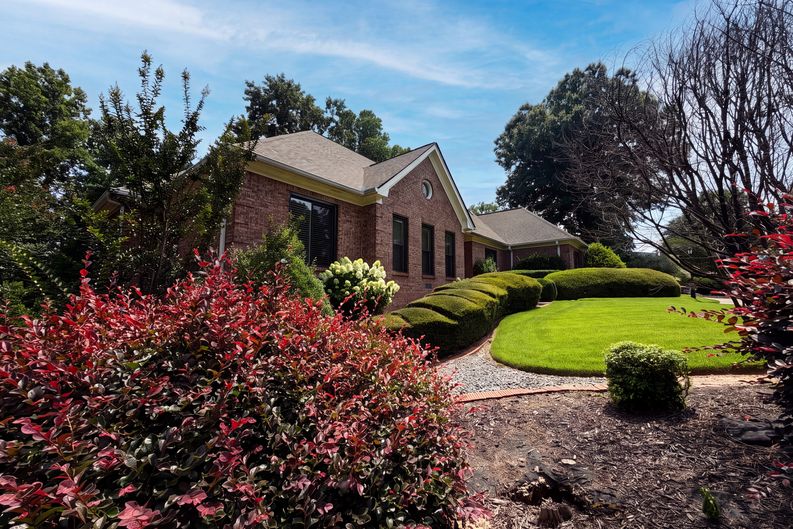 Photo 13 of 39 of 135 N Clublands Ct, Johns Creek, GA