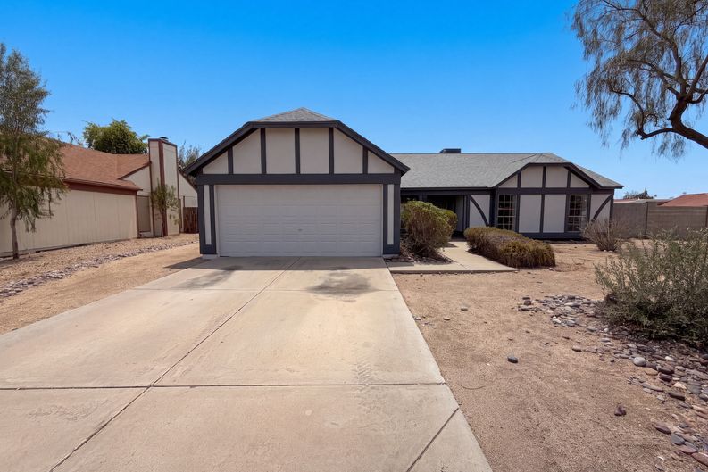 Photo 24 of 29 of 615 W Montoya Ln, Phoenix, AZ