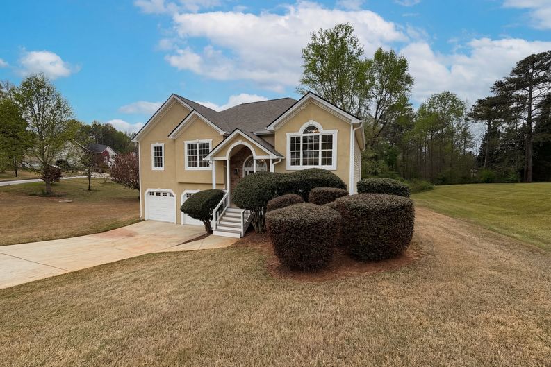Photo 8 of 23 of 4067 Lions Gate, Douglasville, GA