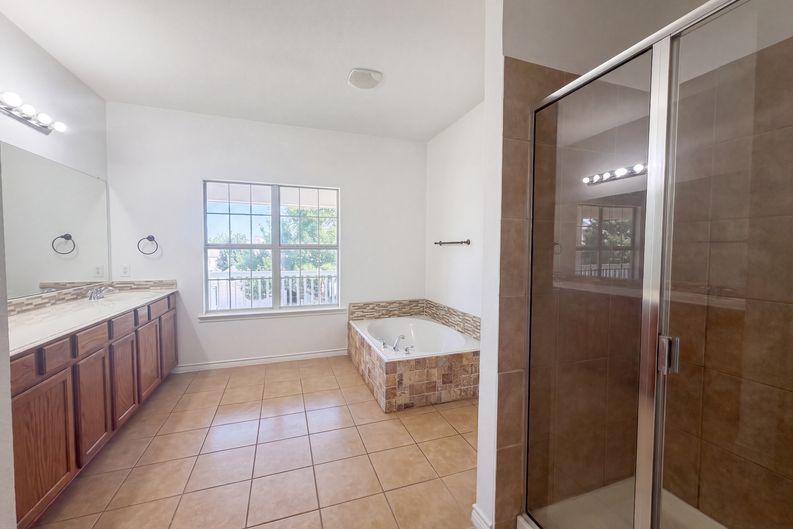 Photo 11 of 20 of 1232 Spanish Moss Dr, Savannah, TX