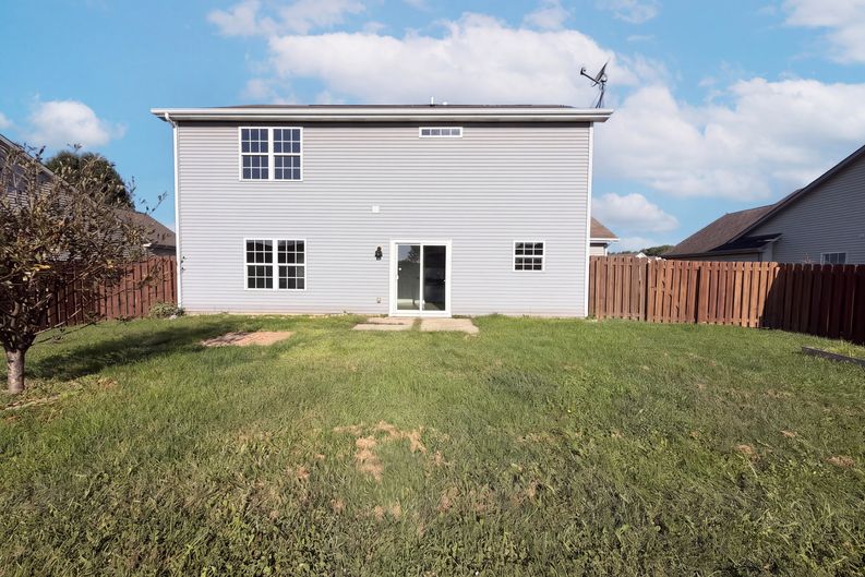 Photo 5 of 34 of 2899 Armaugh Dr, Brownsburg, IN