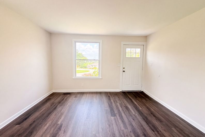 Photo 4 of 16 of 1447 Snell Blvd, Nashville, TN