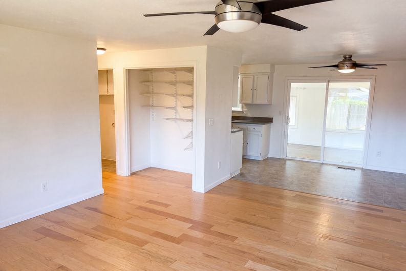 Photo 8 of 36 of 4927 Trade Wind Ave N, Keizer, OR