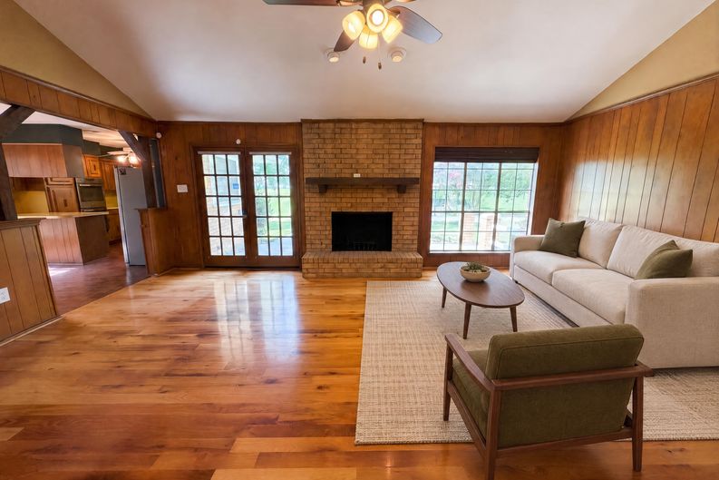 Photo 4 of 20 of 100 Dubb Ln, Red Oak, TX