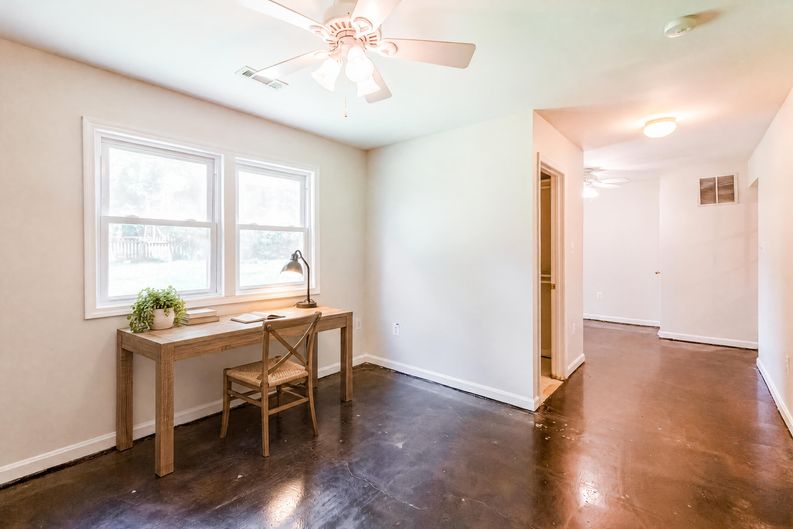 Photo 15 of 23 of 9206 Peabody St, Manassas, VA