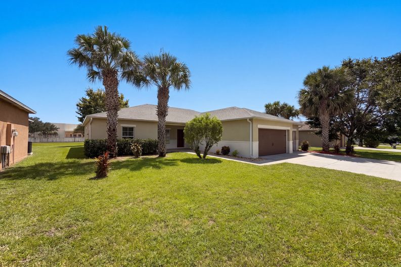 Photo 32 of 40 of 3508 Yacht Club Ct, Kissimmee, FL