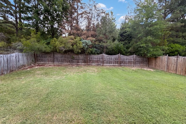 Photo 6 of 19 of 1812 Devonridge Dr, Fuquay Varina, NC