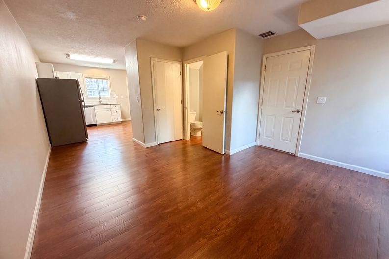 Photo 7 of 17 of 61 SE 171st Ave, Portland, OR