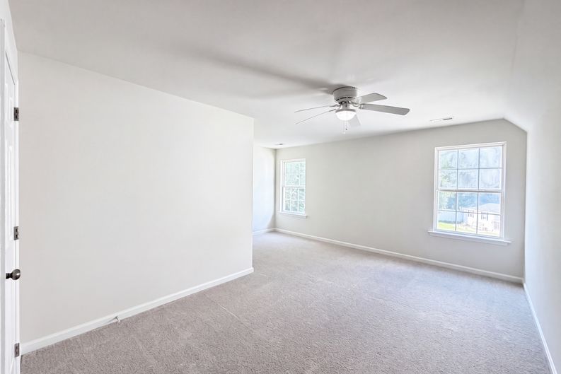Photo 9 of 22 of 14542 Arbor Ridge Dr, Charlotte, NC