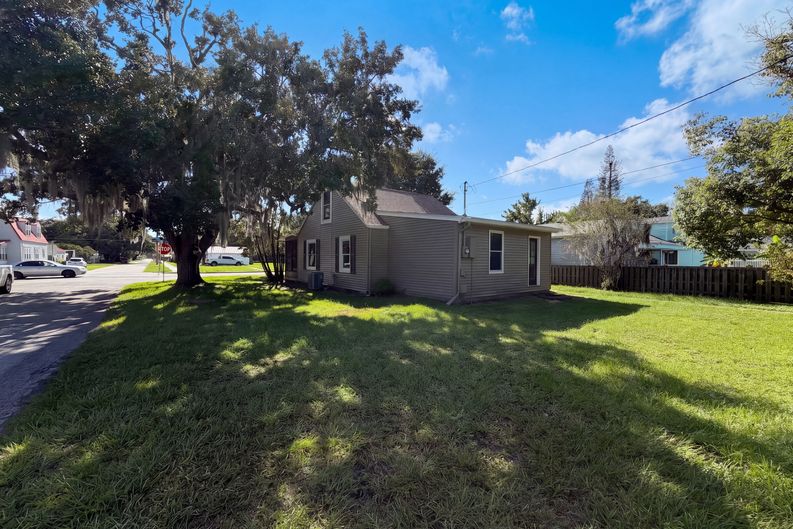 Photo 27 of 31 of 802 Massachusetts Ave, Saint Cloud, FL