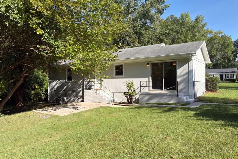 Photo 5 of 24 of 6531 Rosecran Dr, Charlotte, NC