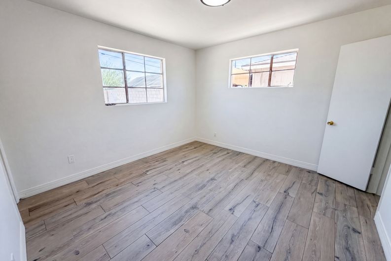 Photo 12 of 21 of 4505 W Clarendon Ave, Phoenix, AZ