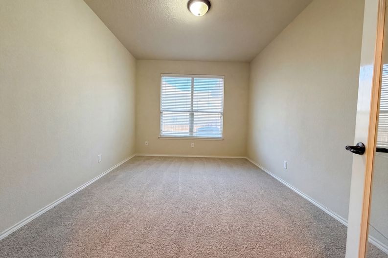Photo 11 of 22 of 6941 Laura Hts, Schertz, TX