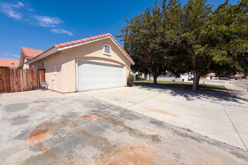 Photo 17 of 19 of 13154 Oberlin Ave, Victorville, CA