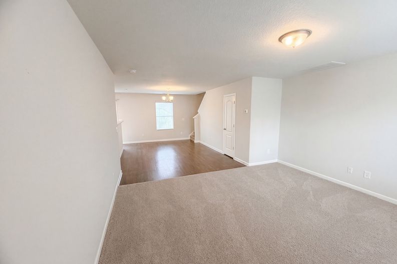 Photo 7 of 19 of 3013 Chatuge Ct, Charlotte, NC