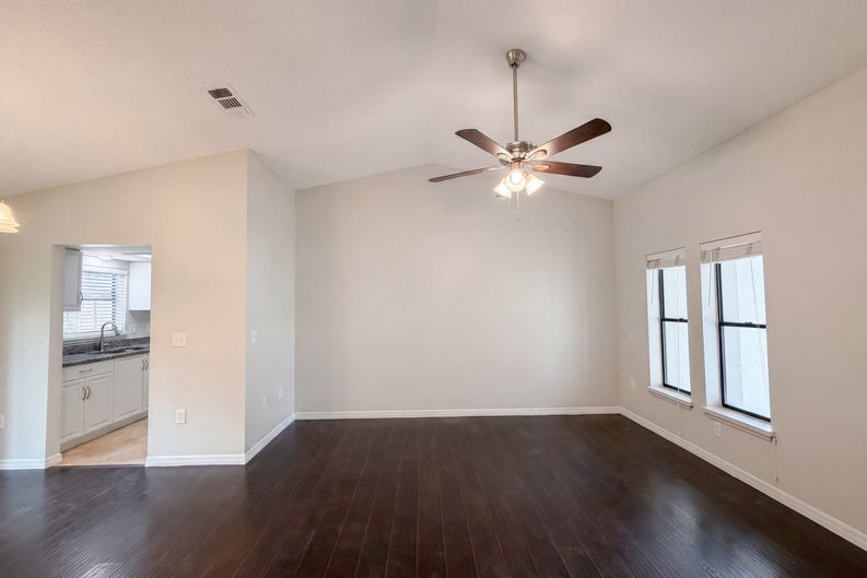 Photo 11 of 21 of 3622 Shady Grove Cir, Orlando, FL
