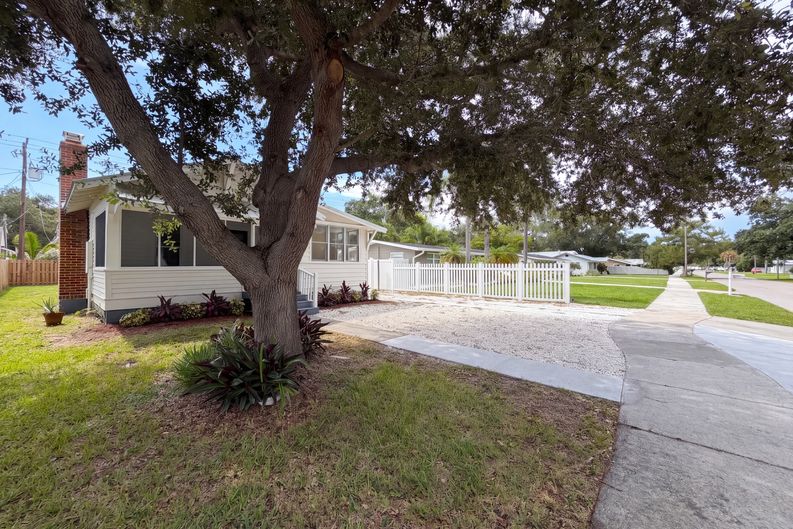 Photo 21 of 24 of 1134 Pattison Ave, Sarasota, FL