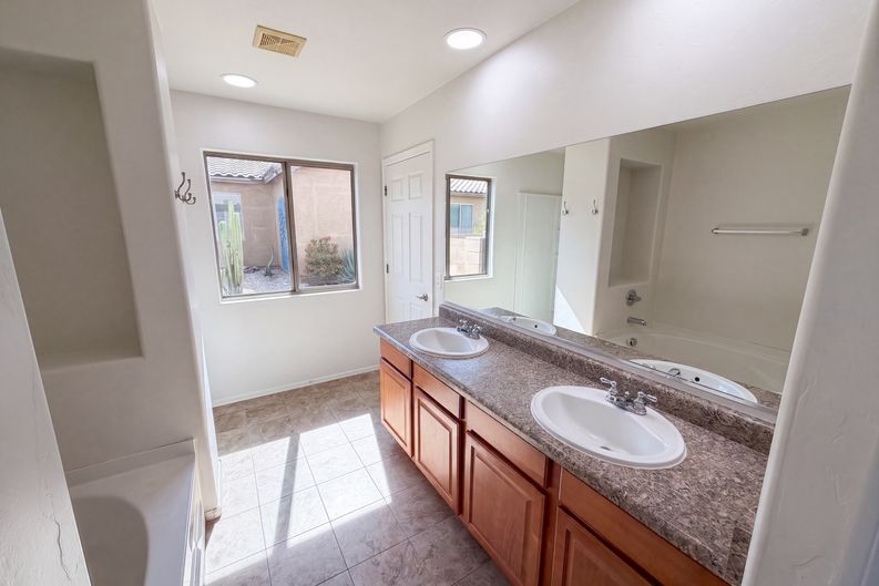 Photo 18 of 21 of 6550 W Wolf Valley Way, Tucson, AZ