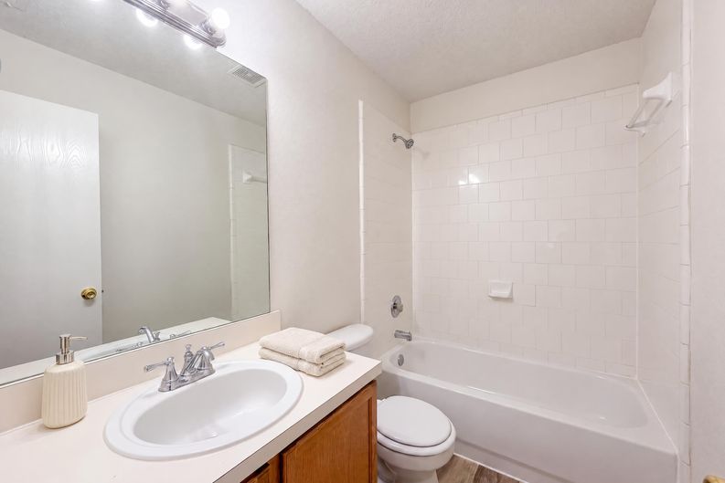 Photo 11 of 15 of 4325 Falcon Dr, Sherman, TX