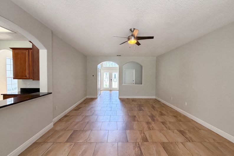 Photo 3 of 39 of 12706 Grovehurst Ave, Winter Garden, FL