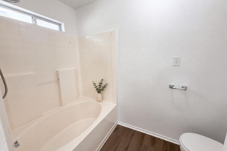 Photo 24 of 31 of 1033 Olivewood Ln, Fort Worth, TX