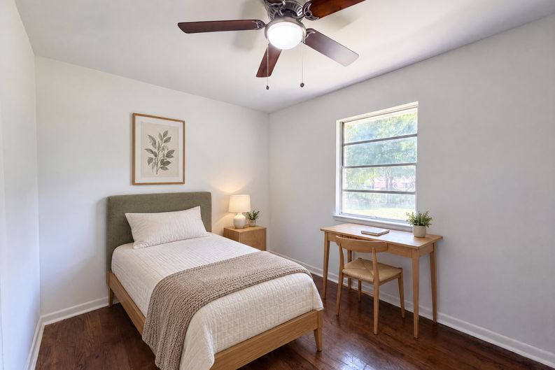 Photo 11 of 16 of 1213 S Ridgeway Dr, Cleburne, TX