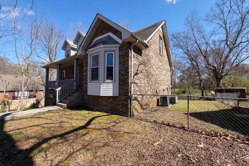 Photo 7 of 23 of 1157 Woodbridge Dr, Clarksville, TN