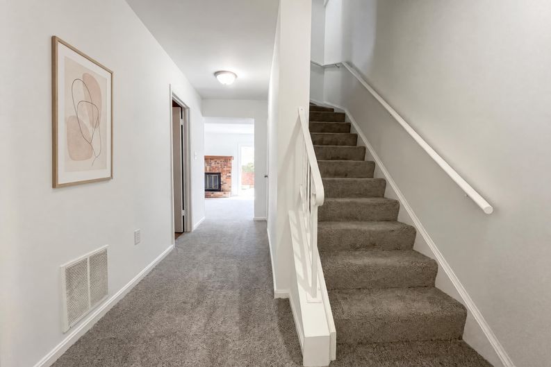 Photo 8 of 23 of 645 N Armistead St, Alexandria, VA