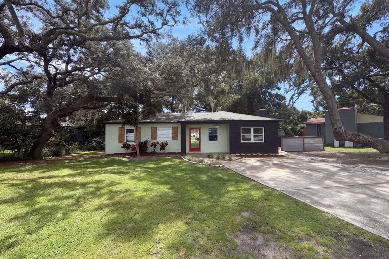 Photo 18 of 21 of 10806 W Elbow Dr, Tampa, FL