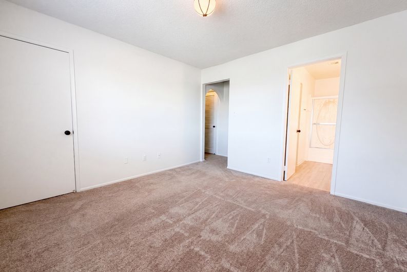 Photo 8 of 17 of 5240 Janfred Ct, Las Vegas, NV