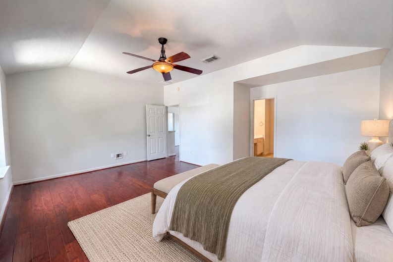 Photo 4 of 25 of 4519 S Ridgewalk Dr, Houston, TX