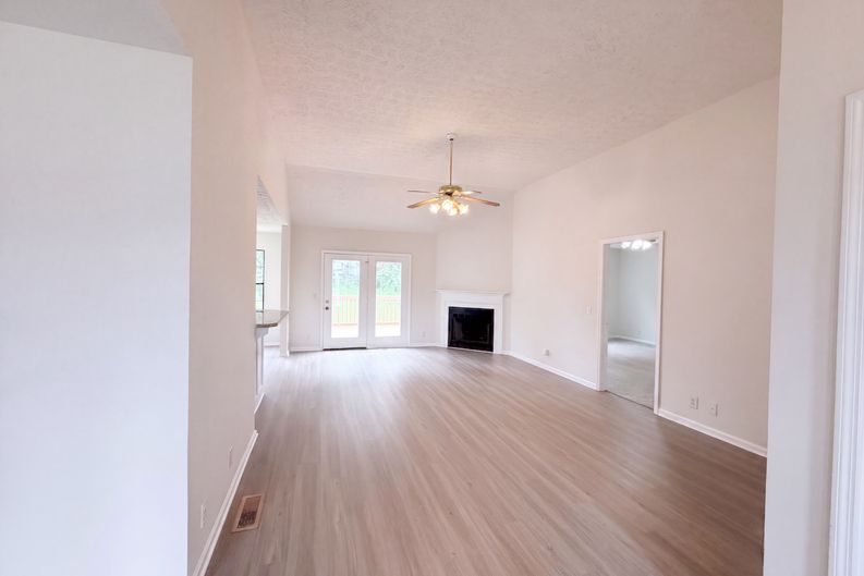 Photo 3 of 16 of 3441 Bridgeton Cv, Antioch, TN