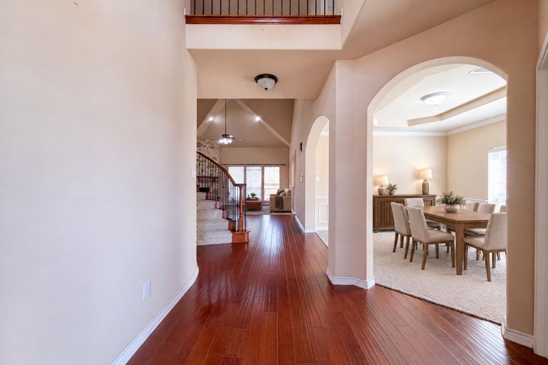 Photo 8 of 29 of 409 Lone Oak Ct, Kennedale, TX