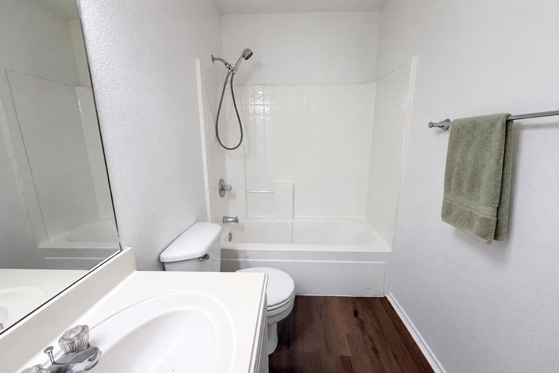 Photo 19 of 31 of 1033 Olivewood Ln, Fort Worth, TX